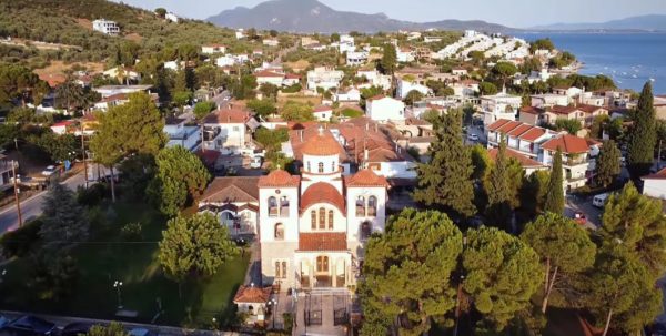 Ράχες Φθιώτιδας: Ένα ιδιαίτερο αφιέρωμα στους ιερούς ναούς, τα ξωκλήσια και τους ιερείς του χωριού