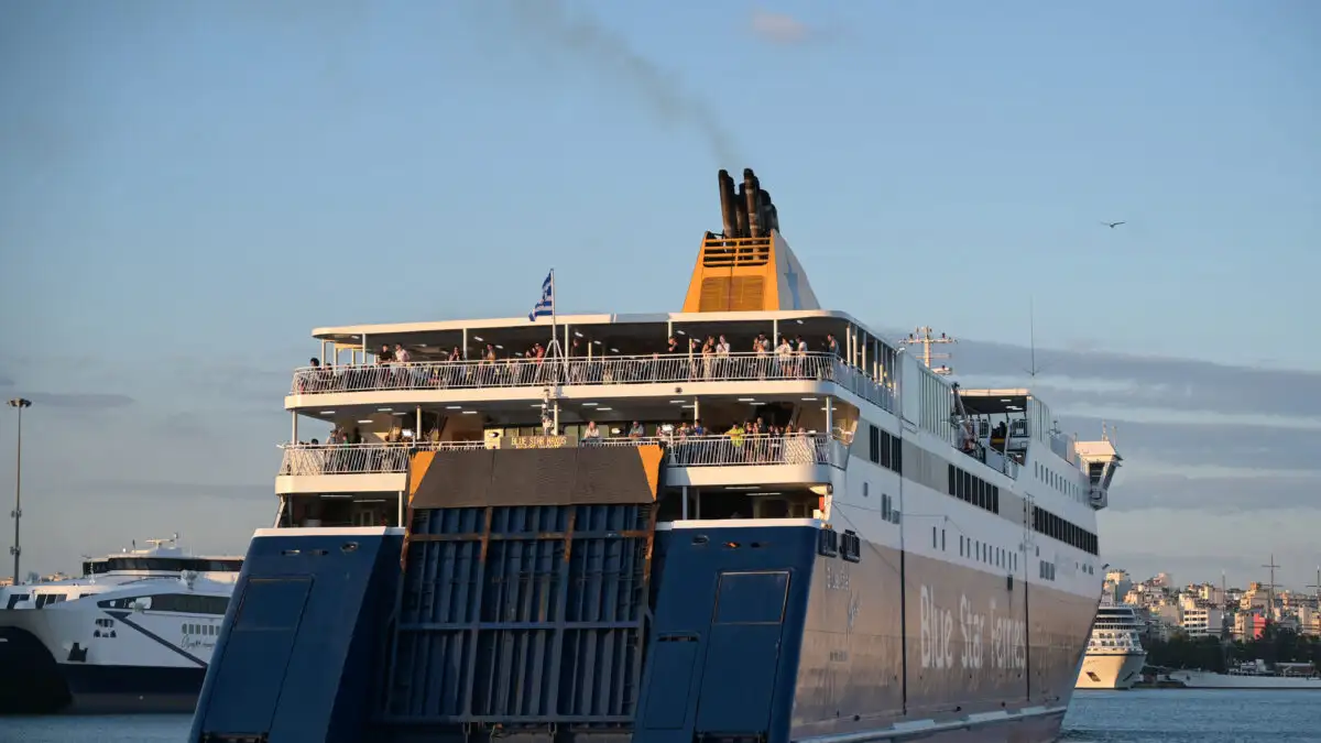 Ξεκόλλησαν τα πλοία από τα λιμάνια – Σταδιακή άρση του απαγορευτικού λόγω ανέμων