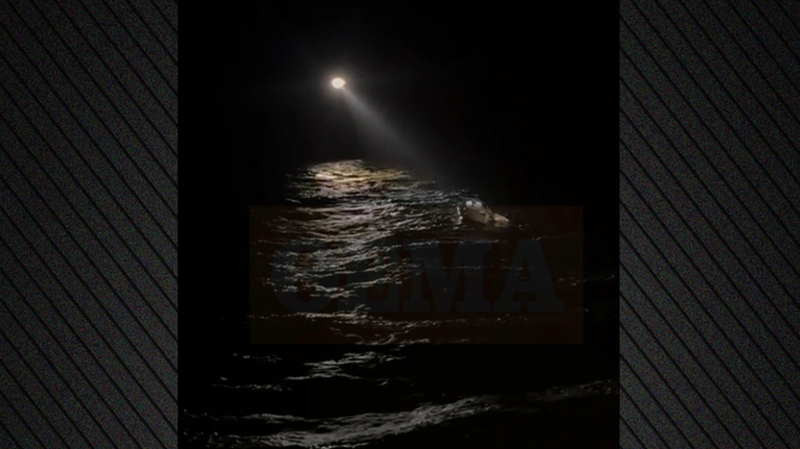 SOS από ιστιοφόρο με δύο επιβάτες ανοιχτά της Σύρου: Επιχείρηση διάσωσης με ελικόπτερο και σκάφη - Δείτε βίντεο