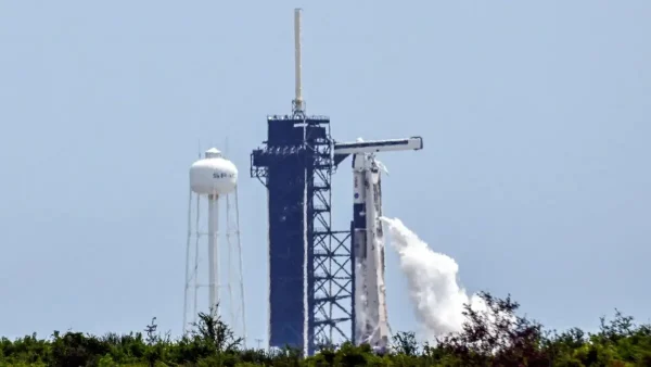 SpaceX: Εκτοξεύτηκε το διαστημόπλοιο Dragon με τους 4 αστροναύτες με ρότα τον ISS
