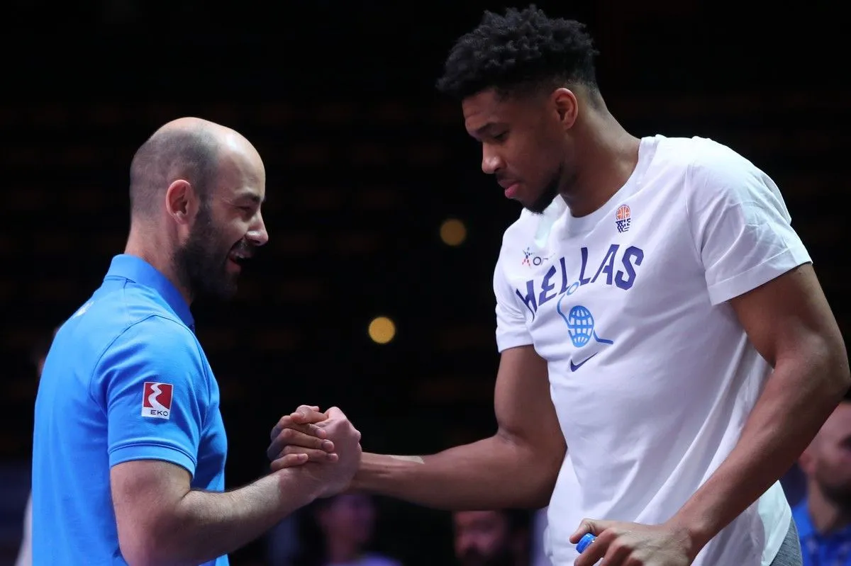 Τέλος στην αγωνία για τον Γιάννη Αντετοκούνμπο έβαλε ο Σπανούλης: «Θα παίξει κανονικά στο Ακρόπολις» - Βίντεο