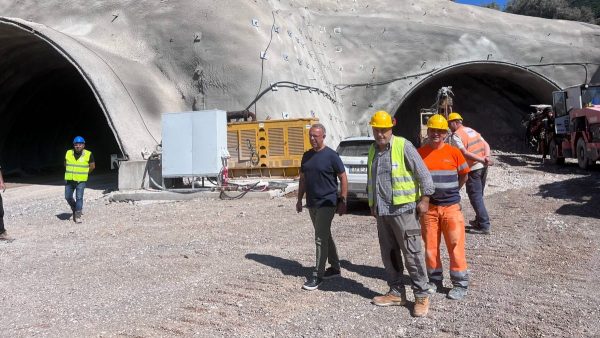 Το μεγάλο οδικό έργο Μπράλος - Άμφισσα επισκέφτηκε ο Χρήστος Σταϊκούρας