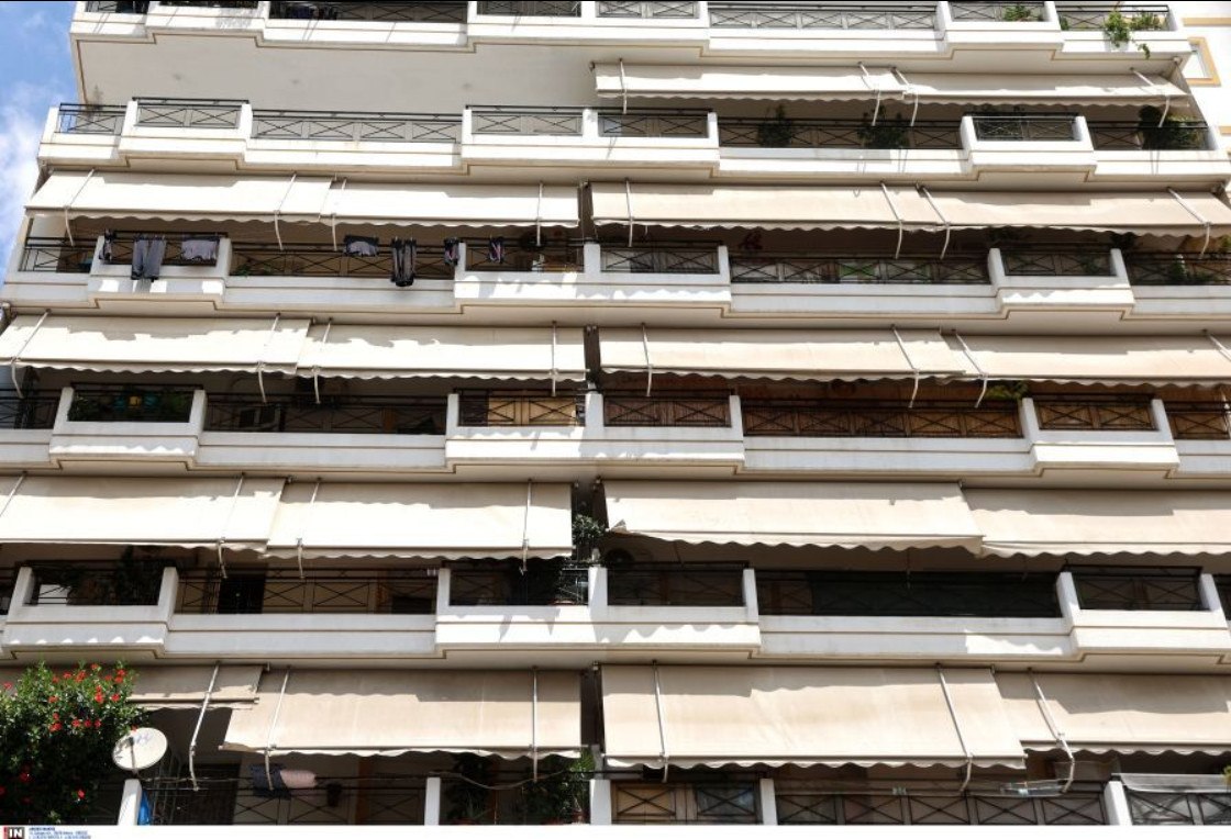 Παλαιό Φάληρο: Οι κηλίδες αίματος στο σπίτι του 3χρονου κοριτσιού και πού επικεντρώνεται το ενδιαφέρον της Αστυνομίας