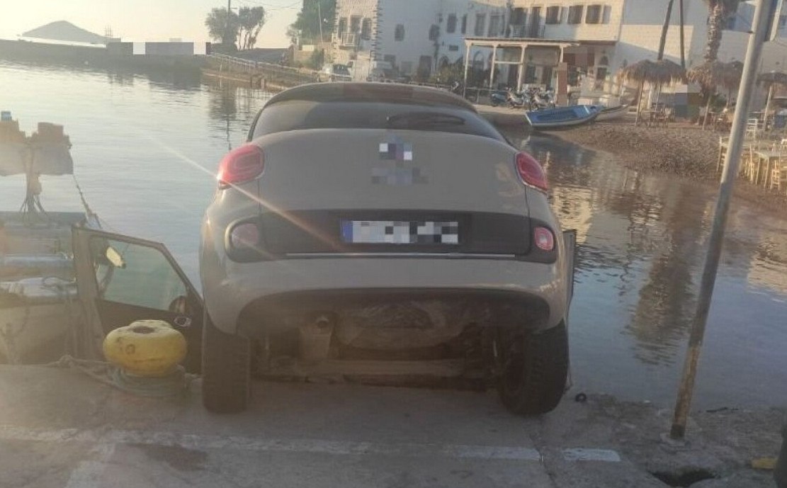 ΙΧ έπεσε στη θάλασσα στην Πάτμο - Σώες δύο Ιταλίδες