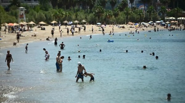 Απαγόρευση κολύμβησης σε 13 περιοχές της Αττικής: Έδεμ Φαλήρου, Μικρολίμανο και ακτή Σουνίου ανάμεσα τους