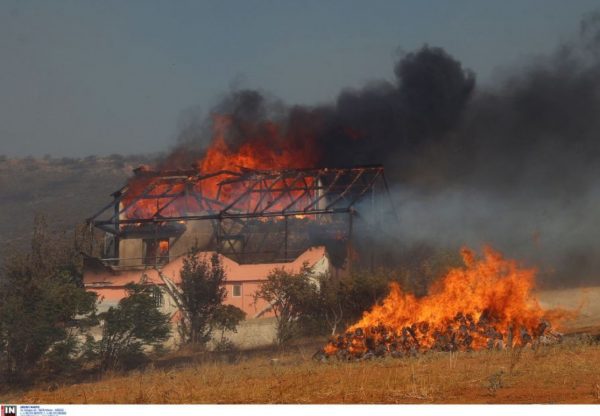 Ένας ηλικιωμένος νεκρός από την πυρκαγιά στην Κερατέα