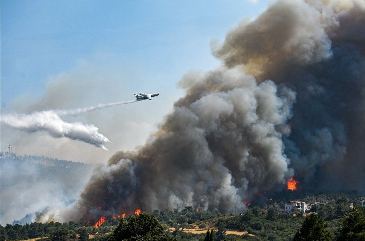 Τουρκία: Πυρκαγιά σε δάσος στα Δαρδανέλια - Ξεκίνησαν εκκενώσεις, διακόπηκε η ναυσιπλοΐα στα στενά