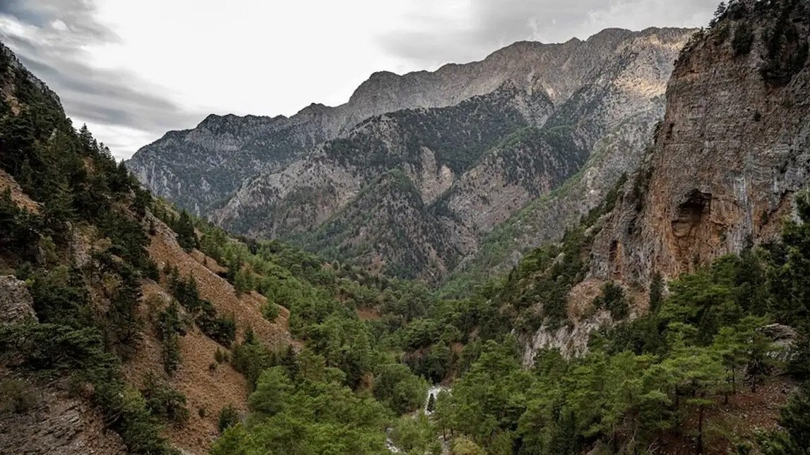 Φαράγγι Σαμαράς: Σε εξέλιξη επιχείρηση διάσωσης 55χρονου τραυματία – Είχε εντοπίσει τη σορό 21χρονου Γερμανού