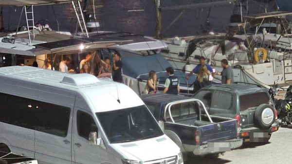 Επιχείρηση «Κρουαζιέρα θα σε πάω» από την ΑΑΔΕ: Φοροδιαφυγή πολλών επιπέδων στη Σαντορίνη