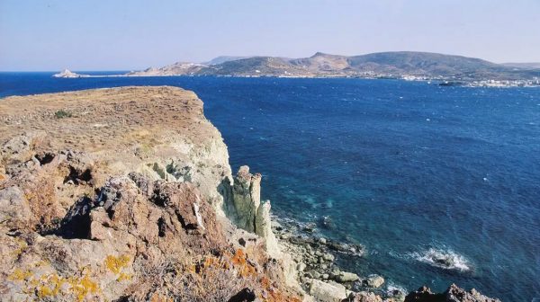 Μήλος: 17 υπάλληλοι της υπηρεσίας καθαριότητας συνελήφθησαν για περιβαλλοντική ρύπανση