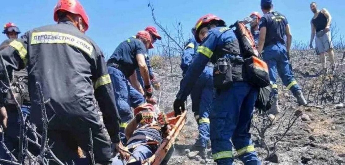 Πυροσβέστης έπεσε σε γκρεμό στην Πάτρα - Τον έσωσαν συνάδελφοί του από την ΕΜΑΚ