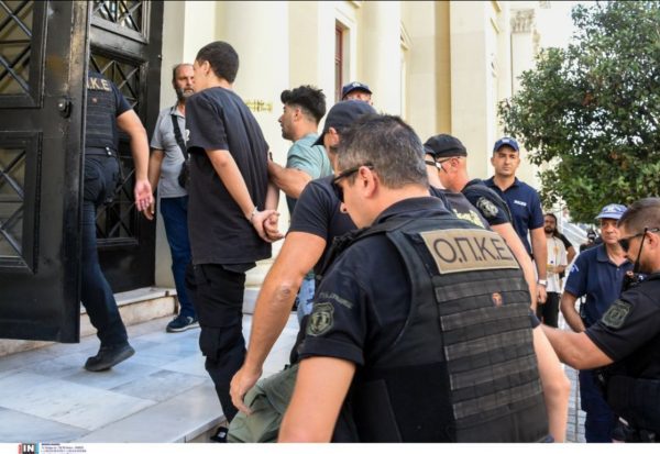 Πυρκαγιά στην Πάτρα: Στη φυλακή οι δύο κατηγορούμενοι για εμπρησμό