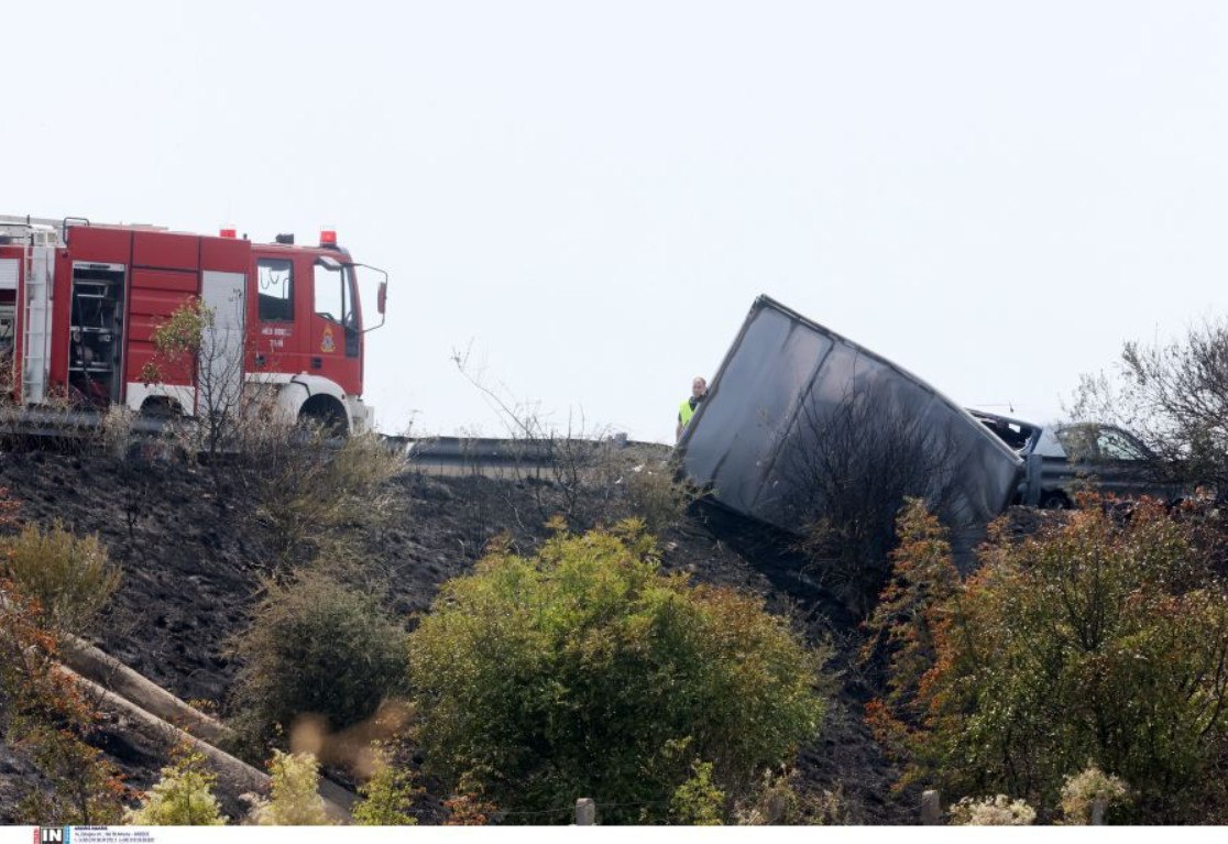 Τραγωδία: Επέστρεφαν από γάμο οι τρεις που απανθρακώθηκαν στην Εγνατία, τα παιδιά και τα εγγόνια τους ήταν στο μπροστινό αυτοκίνητο