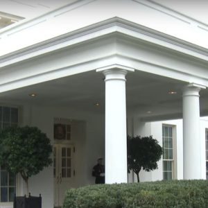 Η Γερουσία των ΗΠΑ απέρριψε ψήφισμα που περιόριζε τις εξουσίες του Τραμπ στον πόλεμο κατά του Ιράν