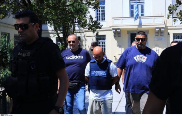 Γυναικοκτονία στον Βόλο: «Θόλωσα, δεν ήθελα να το κάνω» είπε ο 40χρονος στην 18χρονη κόρη του