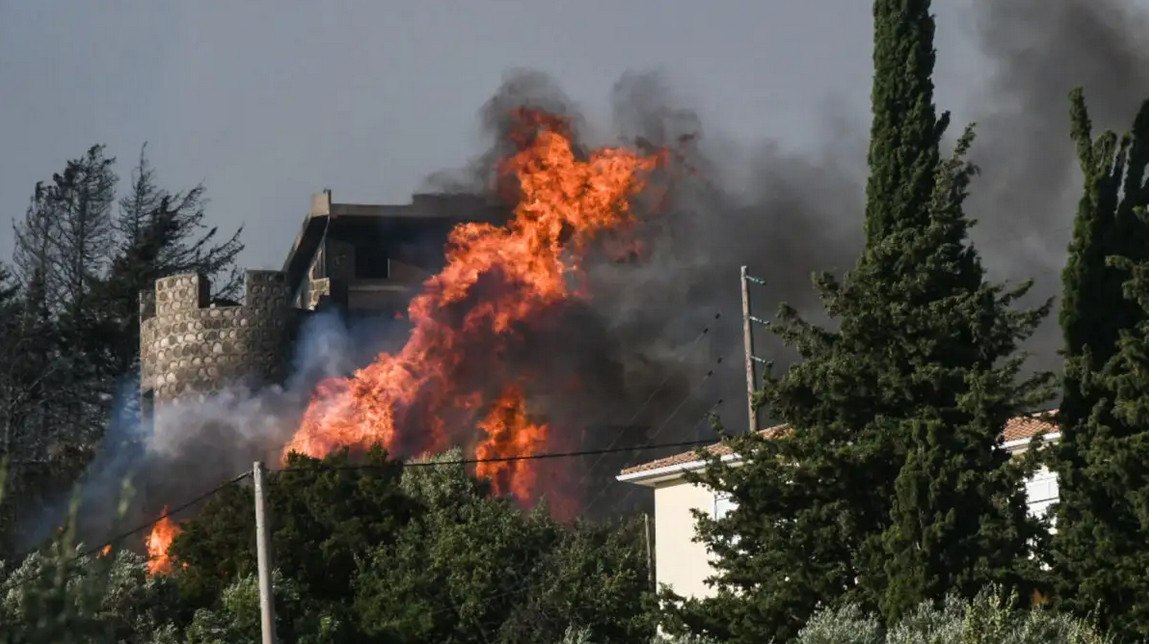 Ελλάδα και Ισπανία οι πιο επιβαρυμένες περιοχές της Ευρώπης σε ποιότητα αέρα λόγω των πυρκαγιών – Χάρτης του Meteo