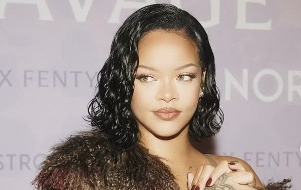 Η Ριάνα συμπλήρωσε 20 χρόνια στη μουσική βιομηχανία: «Ευχαριστώ τον Θεό που στάθηκε τόσο γενναιόδωρος μαζί μου»