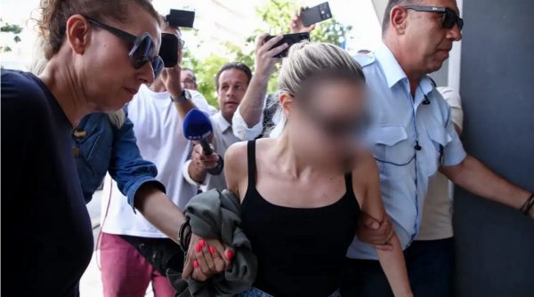 Θέρμη: «Δεν θυμάμαι τίποτα, παρά μόνο τα αίματα στο πρόσωπό μου» – Τι ισχυρίζεται η οδηγός της Porsche