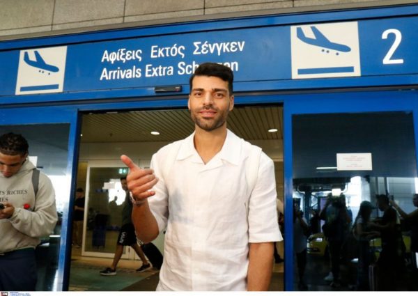 Ο Μεχντί Ταρεμί στον Ολυμπιακό – Η κλήση με τους Πειραιώτες και «τα λέμε σε λίγο»