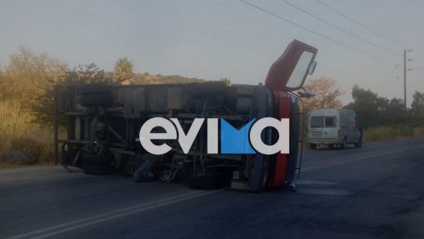 Τουμπάρισε φορτηγό μετά από σύγκρουση με ΙΧ - Ένας τραυματίας