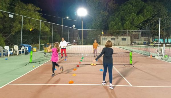 Θέλεις να μάθεις τένις; - Οι εγγραφές στον Φ.Ο.Α. ξεκίνησαν