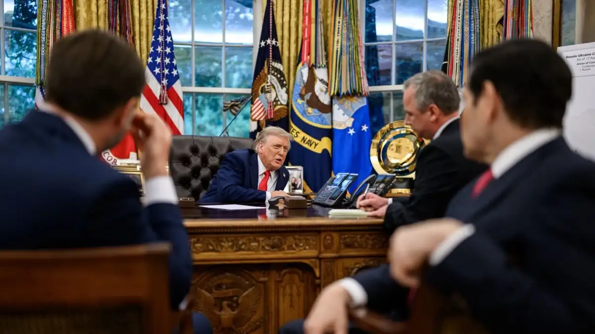 Politico: Η Ευρώπη ανίκανη να καθορίσει πραγματικές εγγυήσεις ασφάλειας για την Ουκρανία