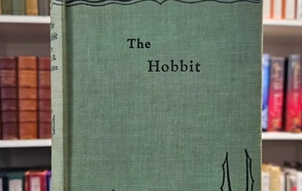 Για αστρονομικό ποσό πουλήθηκε σπάνιο αντίτυπο της πρώτης έκδοσης του «Χόμπιτ» που βρέθηκε τυχαία σε σπίτι