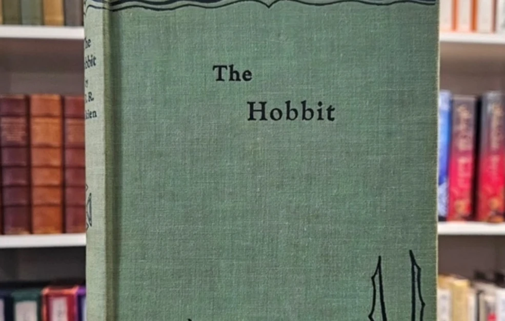 Για αστρονομικό ποσό πουλήθηκε σπάνιο αντίτυπο της πρώτης έκδοσης του «Χόμπιτ» που βρέθηκε τυχαία σε σπίτι