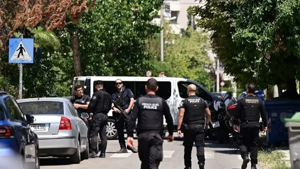 Χαλάνδρι: Έσπασε το μαχαίρι από τη μανία του δράστη – Πήρε άλλο και αποτελείωσε την 47χρονη