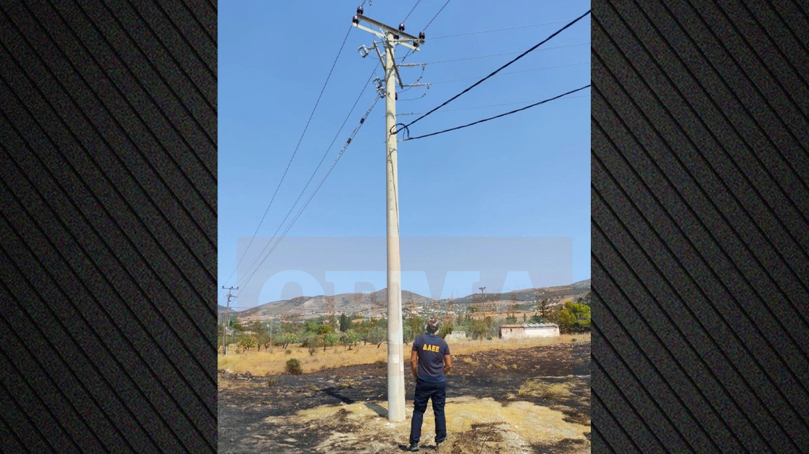 Το βραχυκύκλωμα σε κολώνα ηλεκτροδότησης ερευνάται ως πιθανή αιτία για τη φωτιά στην Κερατέα - Δείτε φωτογραφίες από το σημείο