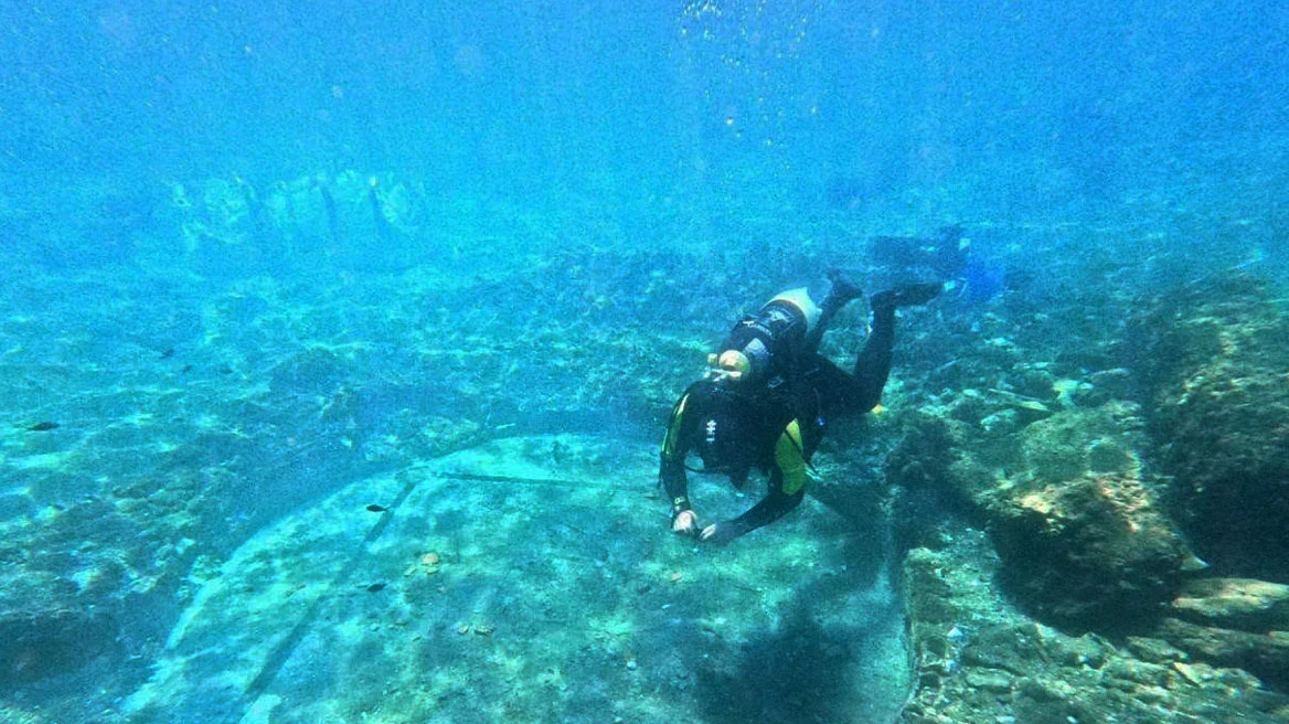 Σπουδαία ανακάλυψη μετά από 2.000 χρόνια: Βρέθηκε το λουτρό του Κικέρωνα στο βυθισμένο «λιμάνι της ακολασίας» - Δείτε φωτογραφίες