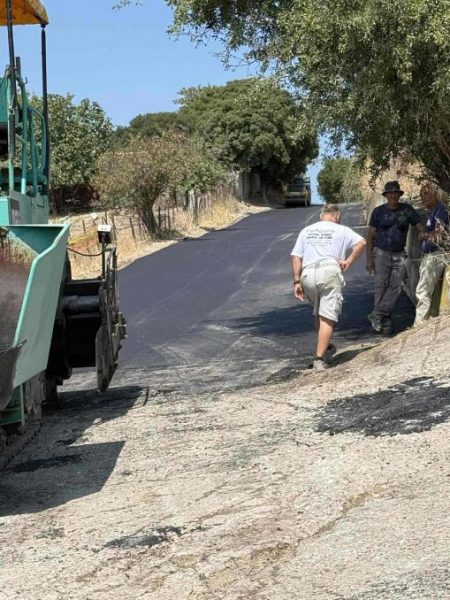 Εργασίες ασφαλτόστρωσης στο Ζέλι