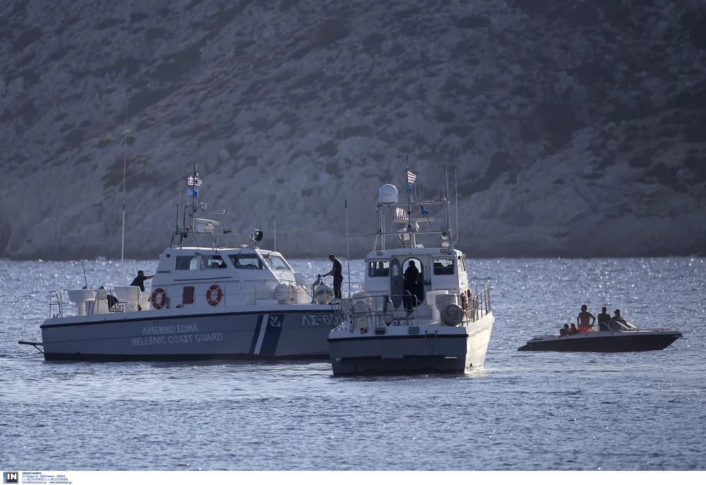 Ταχύπλοο με πέντε επιβάτες χτύπησε σε βράχια στον Θερμαϊκό - Επιχείρηση για τον εντοπισμό και τη διάσωσή τους