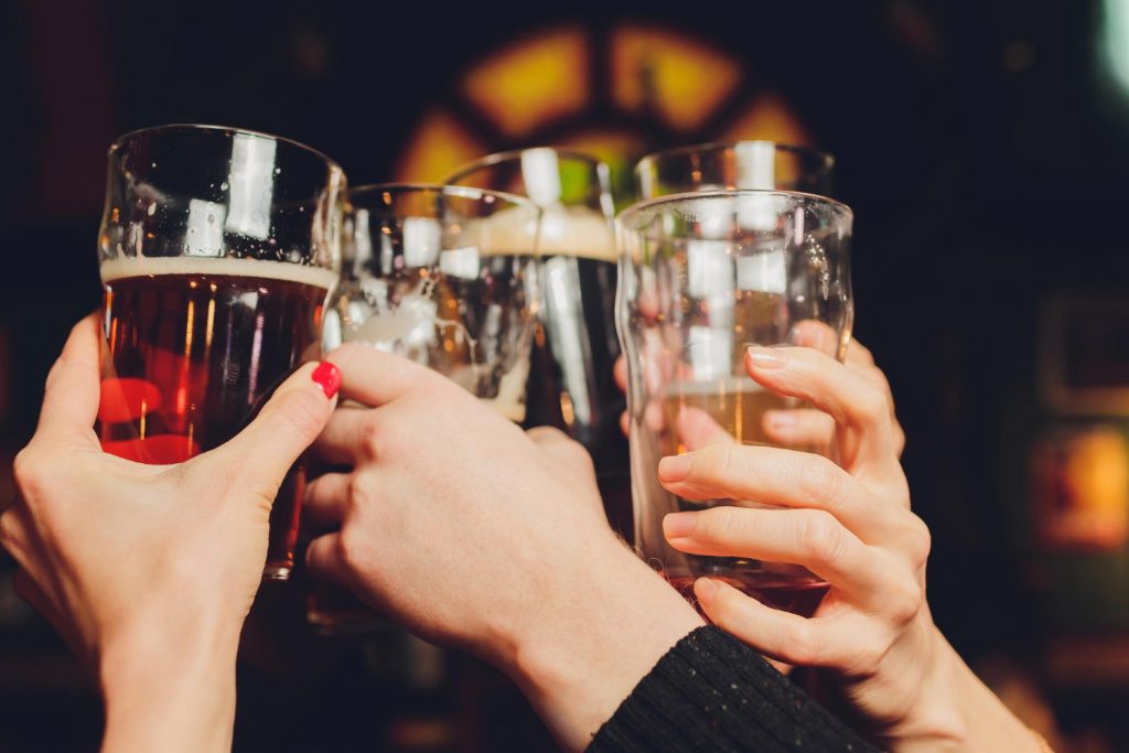 Στο νοσοκομείο 17χρονη που μέθυσε σε μπαρ στη Λάρισα, τα ποτά τα κέρασε η μητέρα της φίλης της