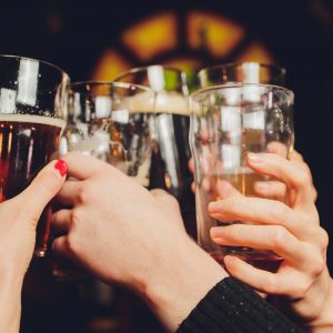 Στο νοσοκομείο 17χρονη που μέθυσε σε μπαρ στη Λάρισα, τα ποτά τα κέρασε η μητέρα της φίλης της