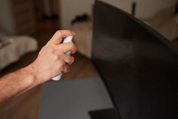 Πώς να καθαρίσετε την οθόνη της τηλεόρασης -Aυτός είναι ο ευκολότερος τρόπος