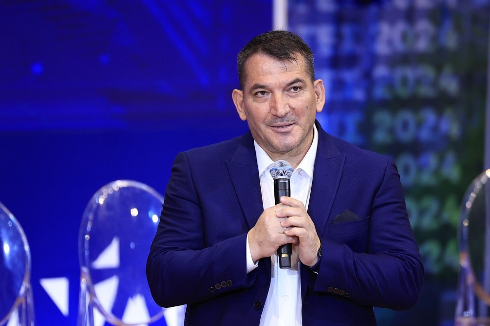 Πύρρος Δήμας για τη δημοπρασία της Ολυμπιακής δάδας: «Την έδωσα για καλό σκοπό»