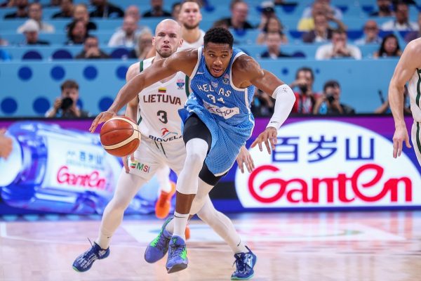 Eurobasket 2025: Τουλάχιστον 1.500 Έλληνες στο πλευρό της Εθνικής για τον αγώνα με την Τουρκία - Εγκρίθηκε η επιπλέον πτήση τσάρτερ που ζήτησε ο Αταμάν