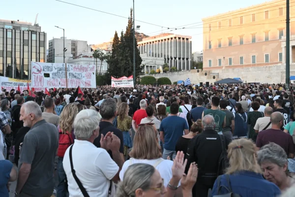 Συγκέντρωση συμπαράστασης στο Σύνταγμα για τον απεργό πείνας Πάνο Ρούτσι – «Δεν θα μας στερήσουν τη δικαιοσύνη»
