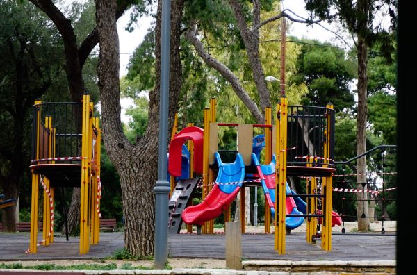 Αρτέμιδα: Ξεσπά ο πατέρας της 9χρονης που έπαθε ηλεκτροπληξία – «Τα καλώδια ήταν σε ύψος που φτάνει κάθε 5χρονο παιδί»