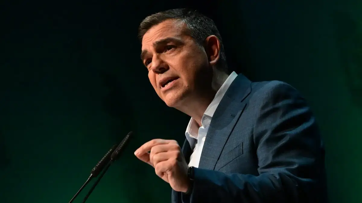 Άμεση ανάλυση: Γιατί έσπευσε να... πέσει στη θάλασσα ο Τσίπρας - Σε ποιους ρίχνει γέφυρες, ποιους θέλει να προλάβει