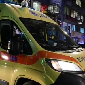 Αίγιο: Παίκτης ριάλιτι ξυλοφόρτωσε με μεταλλικό αντικείμενο ασφαλιστή και στον έστειλε στο νοσοκομείο – «Θα κάνω χειρουργείο, βλέπω θολά»