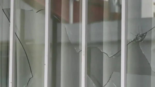 Θεσσαλονίκη: Άγνωστοι βανδάλισαν Δημοτικό σχολείο στα Πευκά – Ξήλωσαν ακόμα και τα κεραμίδια