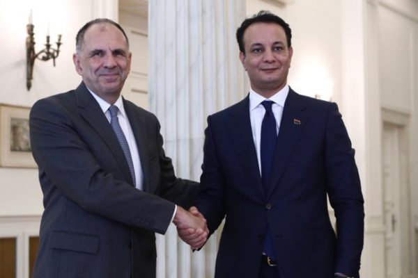 Συνάντηση Μητσοτάκη - Γεραπετρίτη με τον γιο του στρατάρχη Χαφτάρ στο Μαξίμου