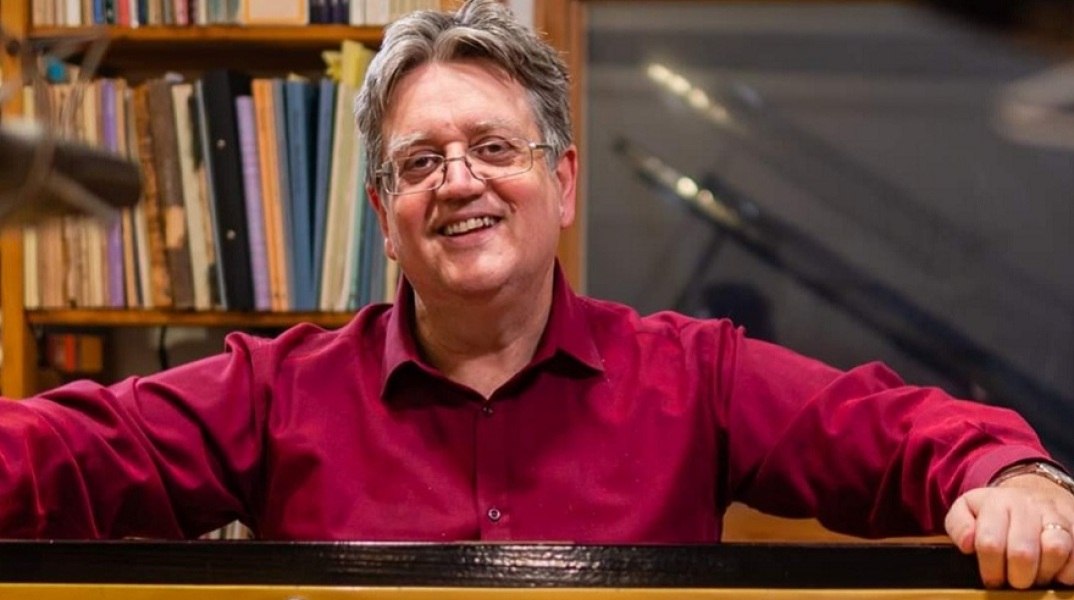 Λαμία: Σήμερα ο διεθνώς αναγνωρισμένος καρδιολόγος και συνθέτης Θανάσης Δρίτσας μας παρουσιάζει το νέο του βιβλίο