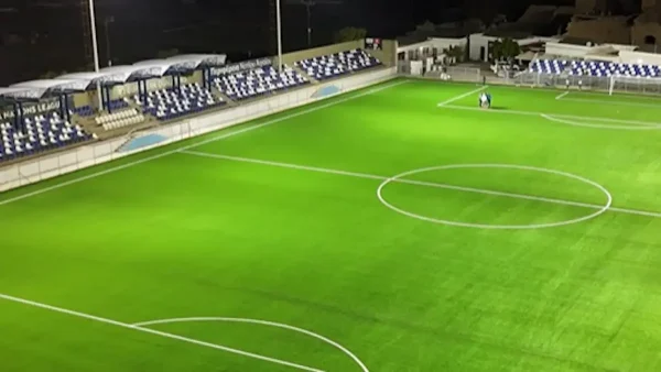 Η Ελλάς Σύρου παρουσίασε το ανακαινισμένο γήπεδό της στο οποίο θα υποδεχθεί το Αιγάλεω για το Κύπελλο Ελλάδας