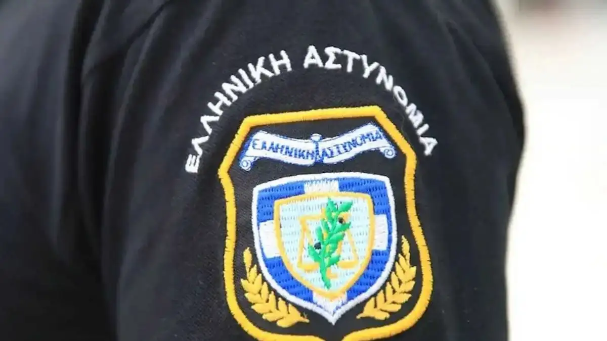 Απατεώνισσα υποδύθηκε την αστυνομικό και έπεισε 57χρονη να της δώσει 100.000 ευρώ