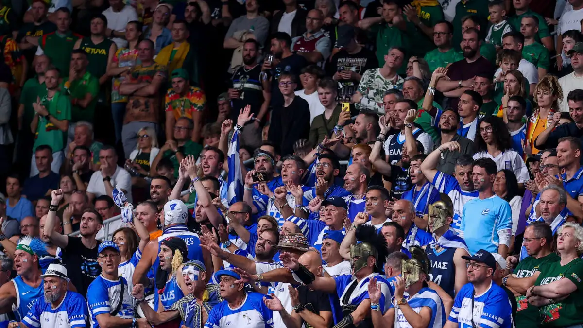 Ελλάδα – Τουρκία: Η μάχη της κερκίδας – Πόσοι Έλληνες και πόσοι Τούρκοι φίλαθλοι θα βρεθούν στη Riga Arena