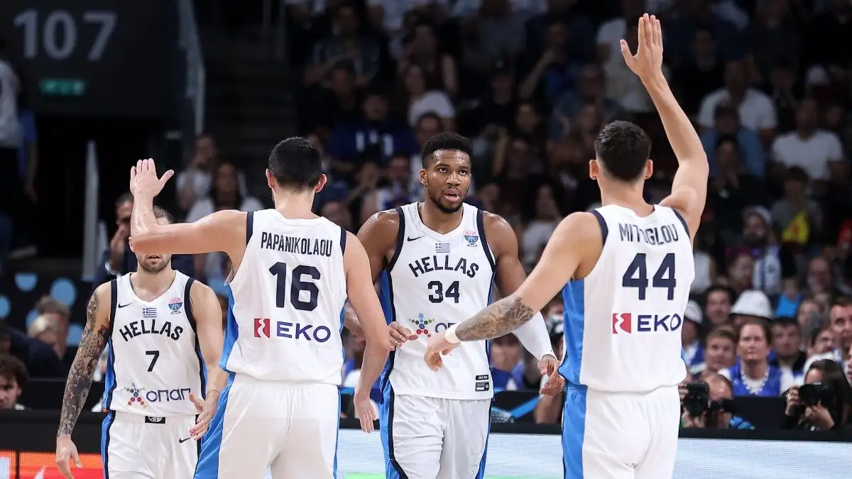 Ο Κυριάκος Μητσοτάκης πανηγυρίζει την κατάκτηση του χάλκινου μεταλλίου από την εθνική μπάσκετ: «Μετά από 16 χρόνια επέστρεψε εκεί όπου ανήκει»