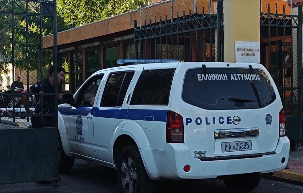 Στην Ευελπίδων ο διευθυντής της καρδιοχειρουργικής του «Ιπποκράτειου» νοσοκομείου για το «φακελάκι» των χιλιάδων ευρώ